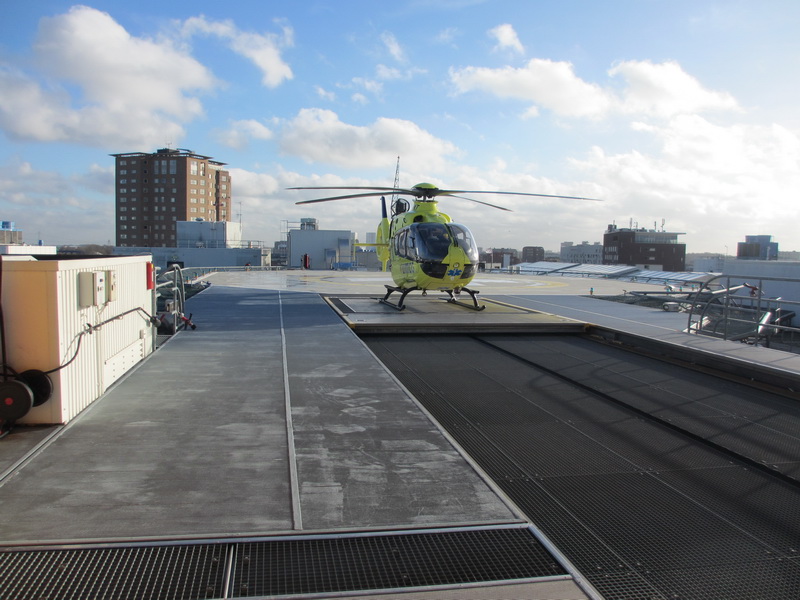 De helicopter komt er aan